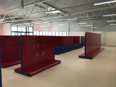 SIA „Viss veikaliem un warehouse“ siūlo kokybiškus prekybos ir parduotuvių lentynų sistemų sprendimus 9